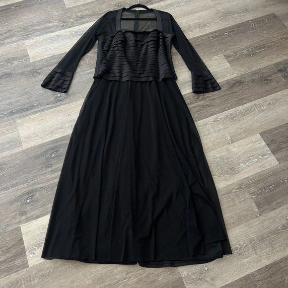JS Collections black mesh evening gown Size 16 - Picture 1 of 12